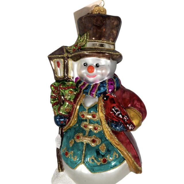 Snowman with gold leave