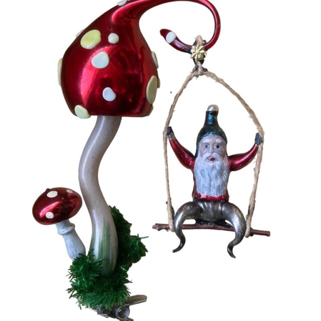 mushroom with gnome on a swing, paddestoel met kabouter op schommel, fairy talle, fairy magic, gnome, kabouter, sprookje, elfen magie,christmasmagic nostalgic christmas, nostalgische kerst, antique christmasornaments, glassornaments, glazen kerstballen, kerstboom, christmastree, saint Nick, father time, ded moroz