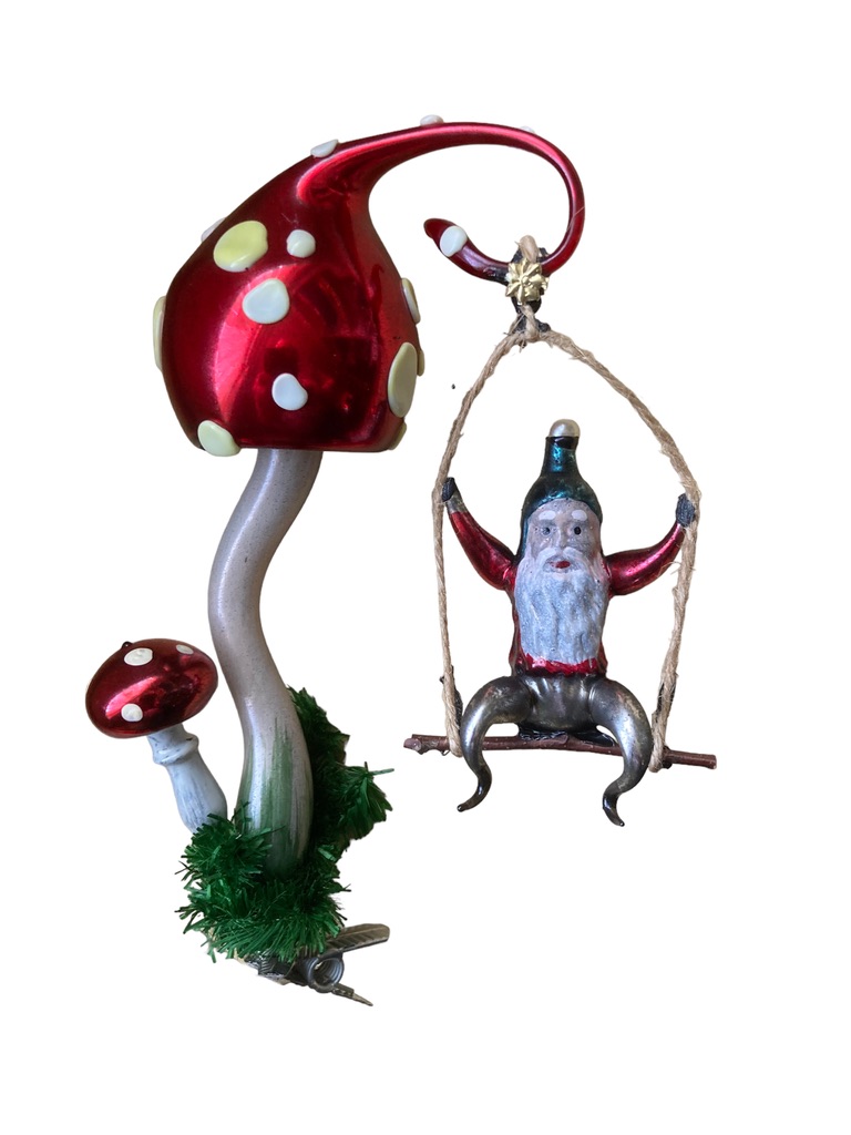 mushroom with gnome on a swing, paddestoel met kabouter op schommel, fairy talle, fairy magic, gnome, kabouter, sprookje, elfen magie,christmasmagic nostalgic christmas, nostalgische kerst, antique christmasornaments, glassornaments, glazen kerstballen, kerstboom, christmastree, saint Nick, father time, ded moroz