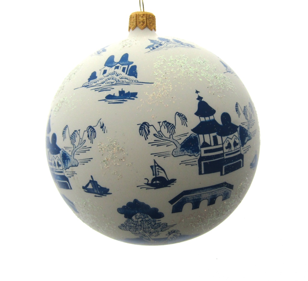 pagode, house, orient, asia, azie, het verre oosten,vorm, shape, reflex, ornament with den, glass ornament, glassart, kerst, christmas, kerstversiering, christmasdecoration, santa claus, christmastree, father christmas, saint nick, kerstman, xmas, xmastoys, holiday season, kerstsfeer, kerstatmosfeer, christmasatmosphere, wiehnachten, weihnachtsdeko, natel, navidad, feliz navidad, love, family together,