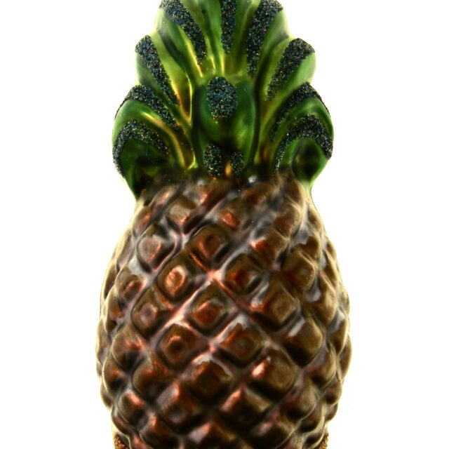 ananas, pineapple,summer fruits, sweet and juicy food, voedsel, fruit, eten, christmas, kerst, kerstversiering, christmasdecortation, honger, a bite, kerstboom, chritmastree, santa claus, kerstman, back to basics