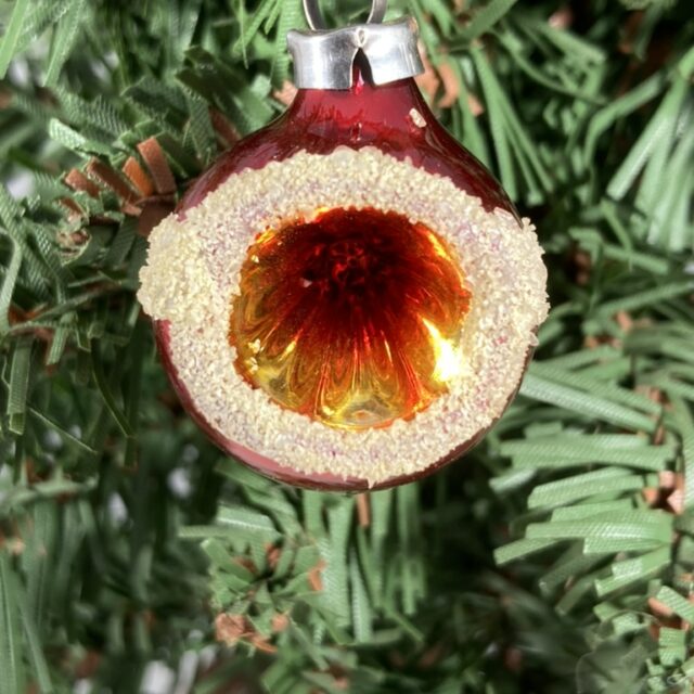 Reflex, ball, bol met reflex, vorm, shape, classics, de klassiekers, , happy moments, christmas, kerst, christmastoys, kerstversiering, Xmasjoy, xmastoys, xmas candy, xmastree, kerstboom, christmastree, christmascountdown, christmasti