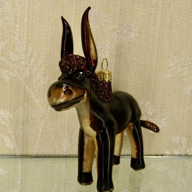 donkey, ezel, farm animal, boerderijdier, animal, dier, nature, natuur, endangered species, christmas, kerst, christmastree, kerstboom, santaclaus, holiday season, chirrtmasdecoration, kerstversiering, glassornament,