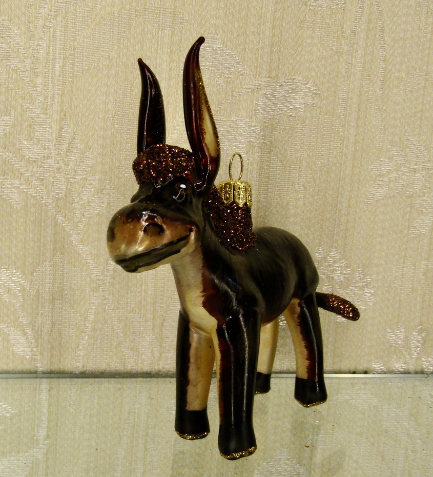 donkey, ezel, farm animal, boerderijdier, animal, dier, nature, natuur, endangered species, christmas, kerst, christmastree, kerstboom, santaclaus, holiday season, chirrtmasdecoration, kerstversiering, glassornament,