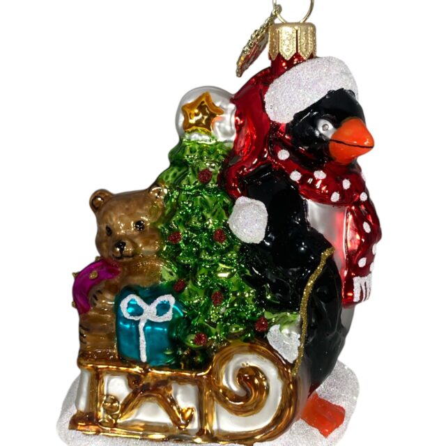 pinguin with sled, pinguin met slee, on the poles, artic live, animal, dier, , party time, celebration, , kerst, kerstdecoratie, christmas, christsmasdecoration, santa claus, kerstman, kerstboom , christmas tree, huras ornaments, glass ornaments,