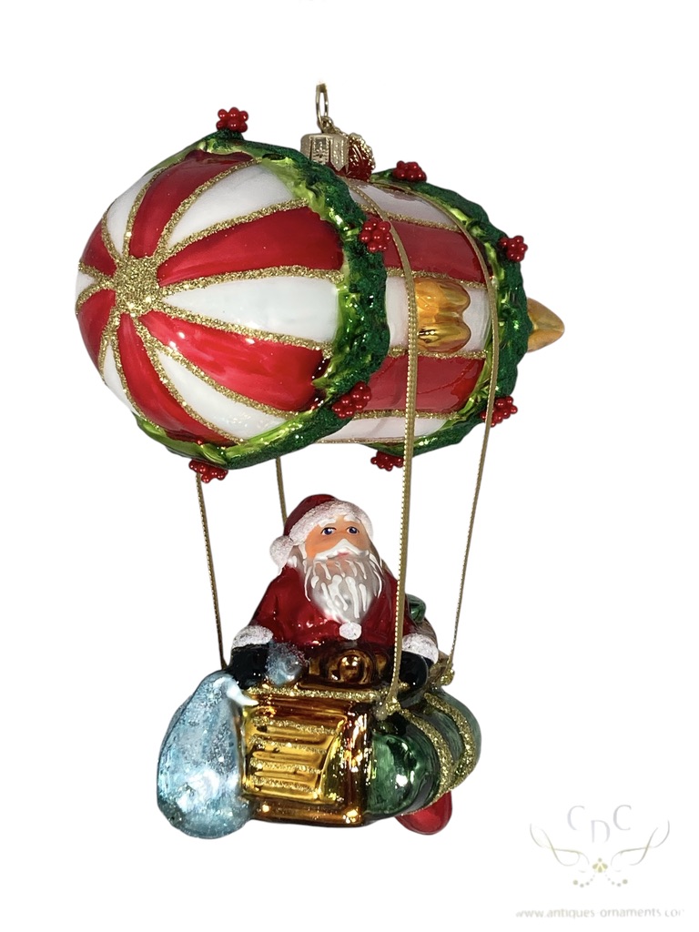 nostalgic christmas decoartion, nostalgie kerstdecoatie, zeppelin, luchtschip, , airdrop, through the chimney, door de schoorsteen christmas kerst, kerstversiering, kerstbom, chrstmastree, santa Claus, kerstman, huras ornaments, glass ornaments, made in europe, made in poland, glazen kerstdecoraties