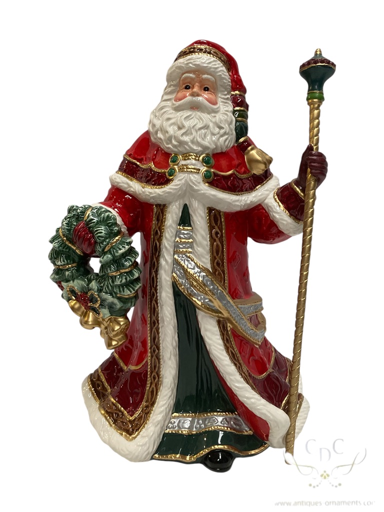 , porcelain figurine, porseleinen beeld, santa, kerstman, christmas atmosphere, christmas decoration, kerst sfeer, kerstdecroatie, homed decor, holiday season